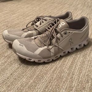 On Cloud Running Shoes Womens Sz 11